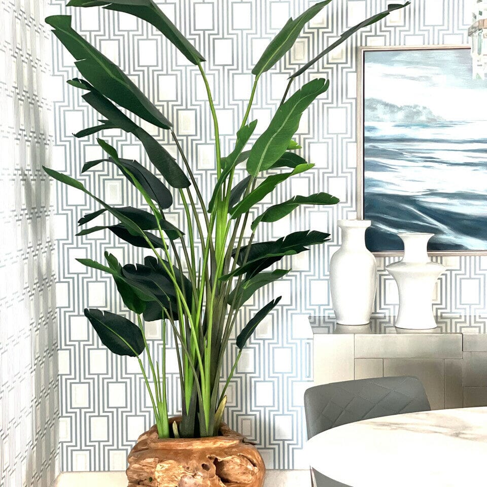 Jarrón grande de raíz de teca con ave del paraíso grande