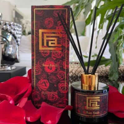 Ambientador «Rose Fatale» con varillas perfumadas